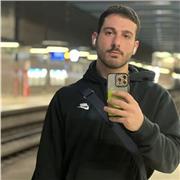 Sehr geehrte Damen und Herren,
ich verfüge über mehr als zwei Jahre Erfahrung im Unterrichten der arabischen Sprache. Bereits währ